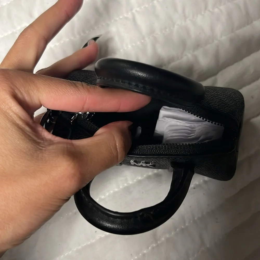 Michael Kors bag charm - Picture 4 of 5